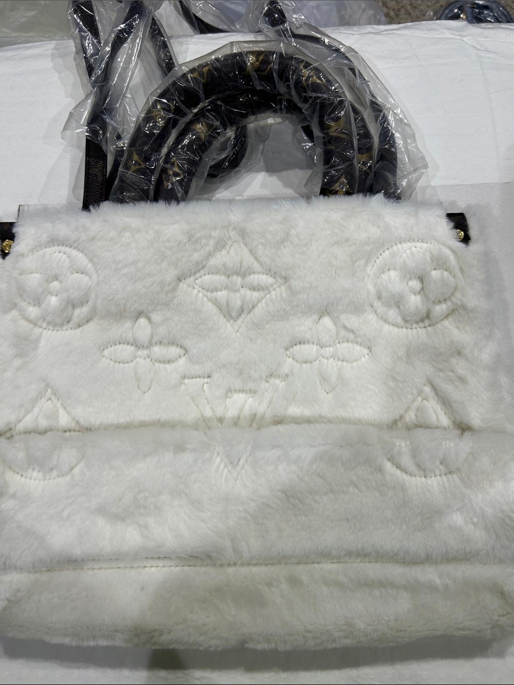 Capucines Bag - Picture 10 of 12